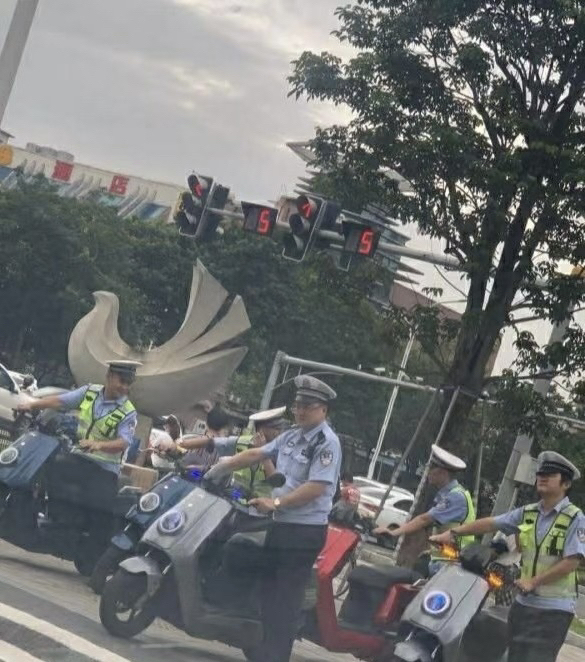 哈啰棒途，深圳实体店全国统一价1899购买...