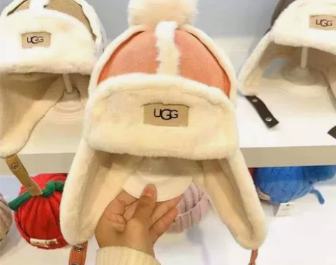 UGG宝宝秋冬季保暖护耳帽儿童新款宝宝帽男...