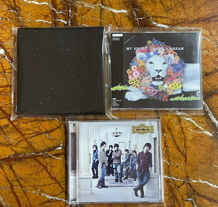 宇多田光精选专辑 日版限量版2cd 彩虹乐...