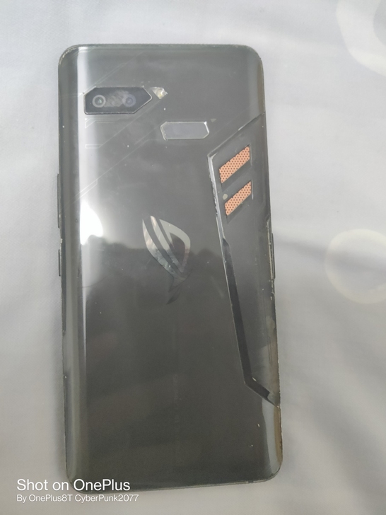 闲置二手rogphone，18年首发。箱子...