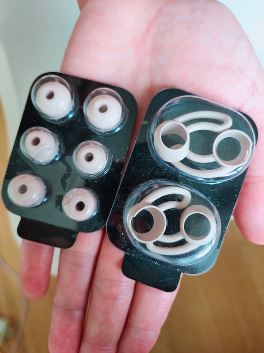 Beats 挂脖式耳机，耳机套全新，保正，...