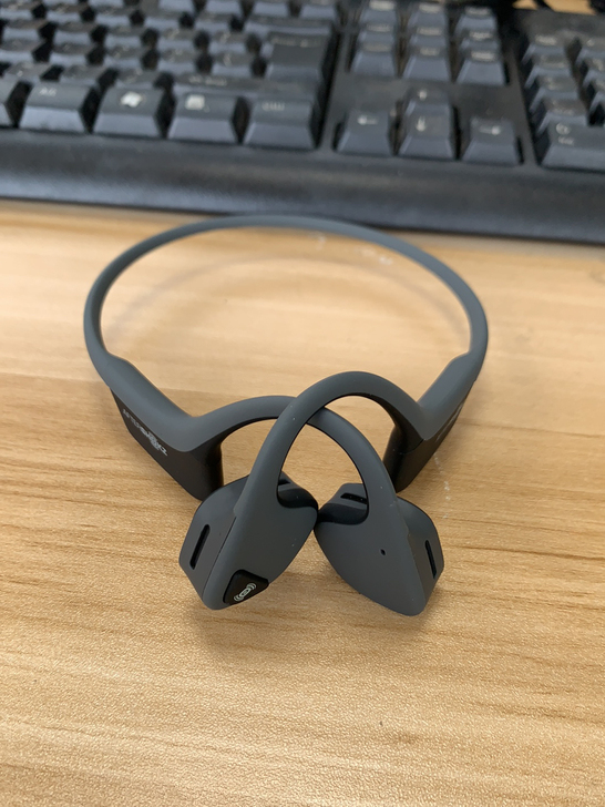 AfterShokz 蓝牙耳机，型号s65...
