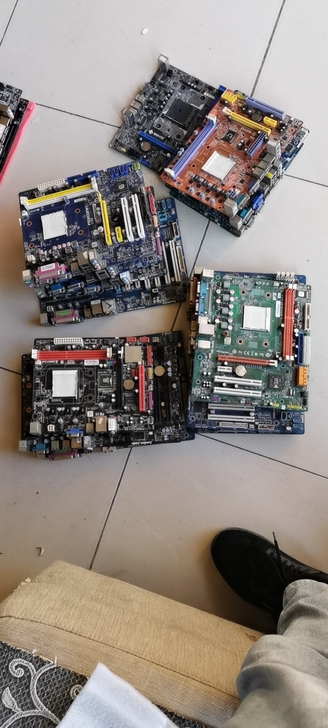 amd电脑主板，有36块，坏的点不亮了，大...