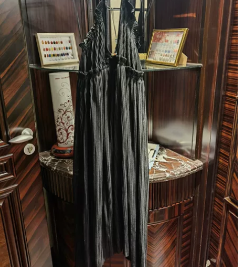 zara黑色沙滩裙 感兴趣的话点“我想要”...