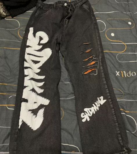 这条牛仔裤也是淘宝尾狼的店里的,买回来穿了...