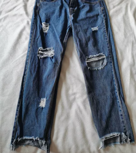 全棉牛仔裤，M码 感兴趣的话点“我想要”和...