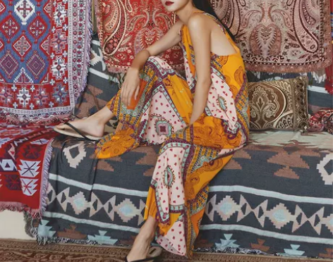 小众复古名族风度假连衣裤裙，色彩灿烂，雪纺...