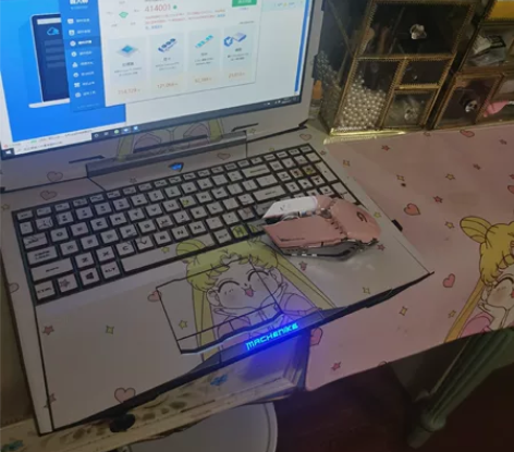 女生一手自用MACHENIKE机械师F11...