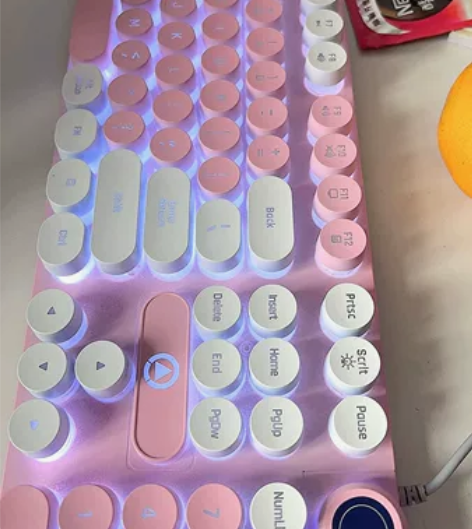 朋克键盘女生发光有线静音电脑游戏办公机械手...
