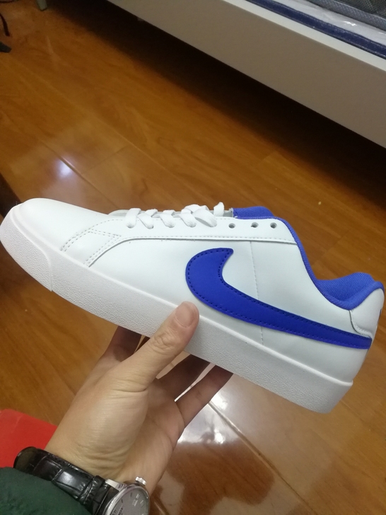 一双耐克开拓者板鞋，42码，男女同款，就穿...