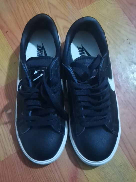 耐克，板鞋，码数是39码