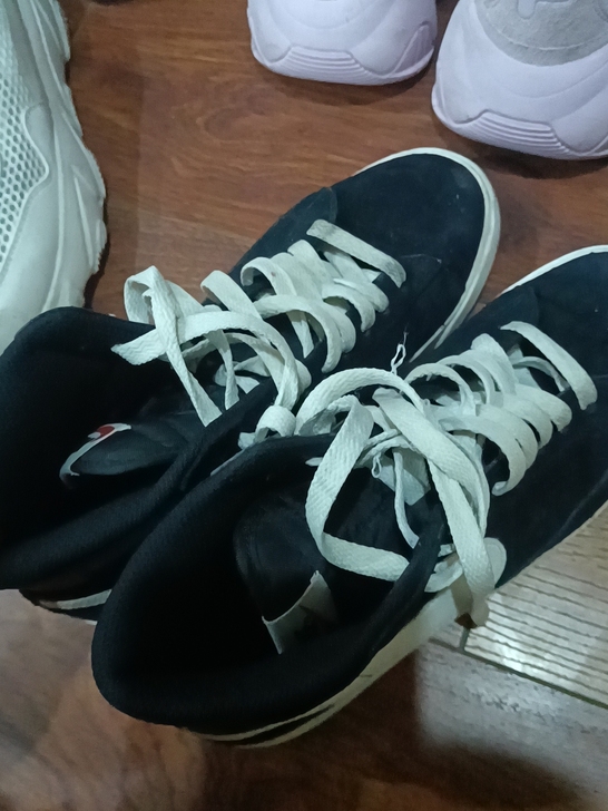 耐克运动鞋，38码数