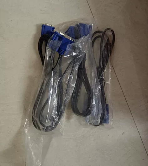 出两百条液晶显示器VGA数据线，1.5长。...