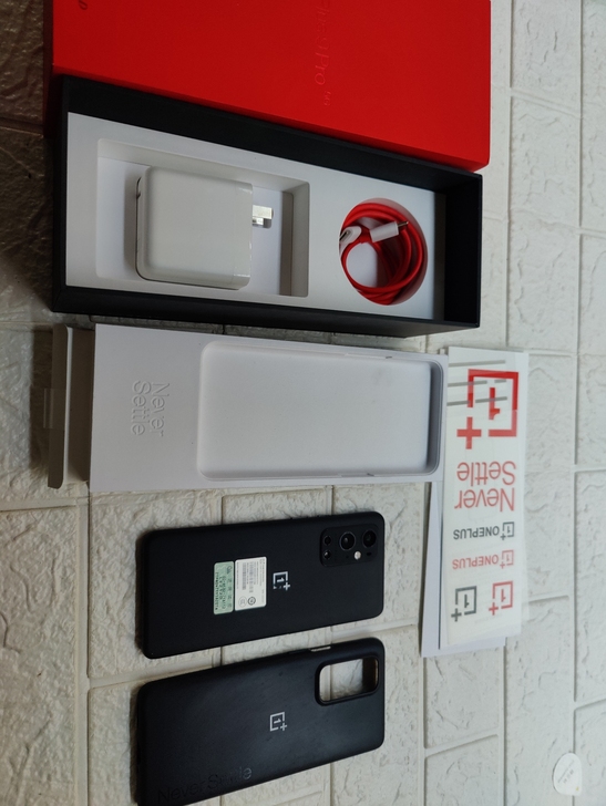 一加9Pro,8+256G,黑洞,成色99...