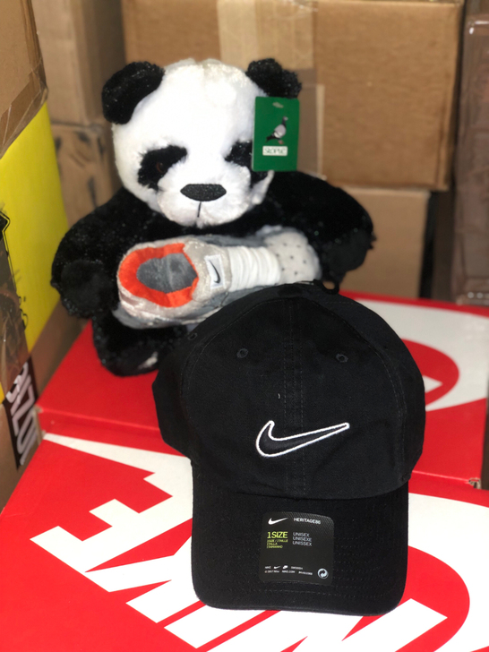 Nike耐克黑色刺绣镂空立体勾标王一博同款...