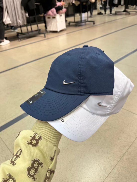 天呐～爱到不行～耐克速干帽 藏蓝～，均码1...