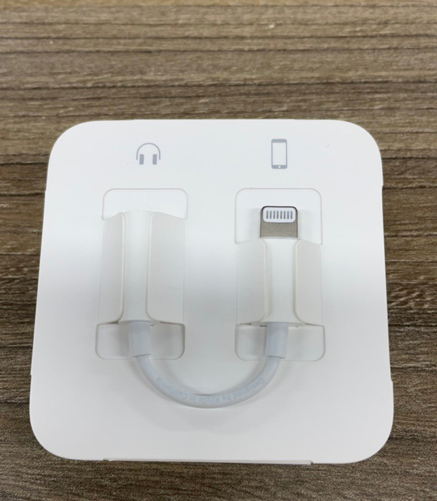 苹果x原装转接头。原装正品。已非常实惠。