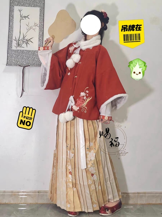 荨茉家的汉服，就试穿过一次，因为不太合适，...
