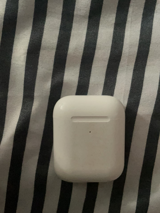 华强北一般般的耳机 150买的 多了两个耳...