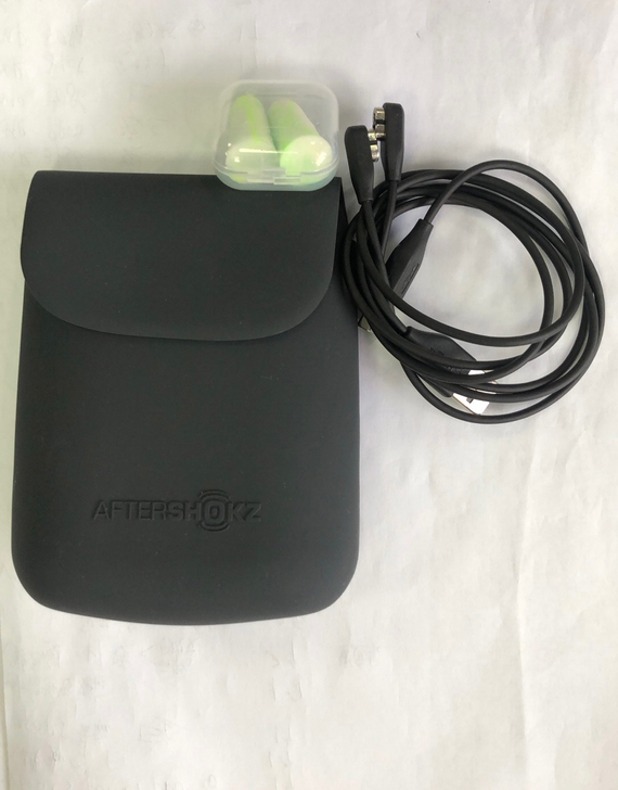 韶音AS800耳机包、耳机充电线，原装！！...