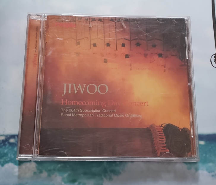 韩国民族音乐合集，CD，盘面少许毛痕，纸张...