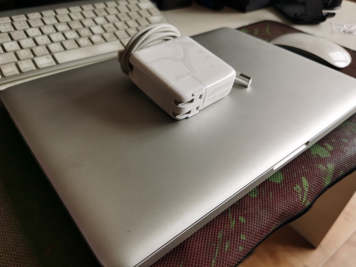 个人苹果A1278限制笔记本出售,配置如下: