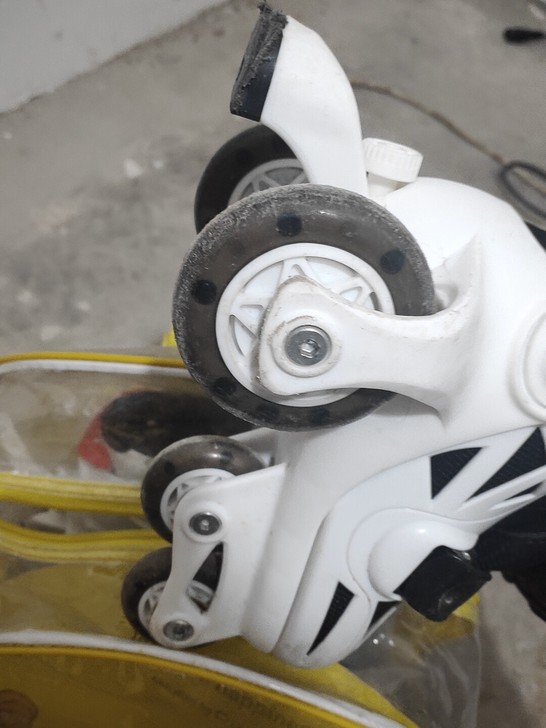 儿童三轮旱冰鞋，九成新，同城送货孩子大了穿...