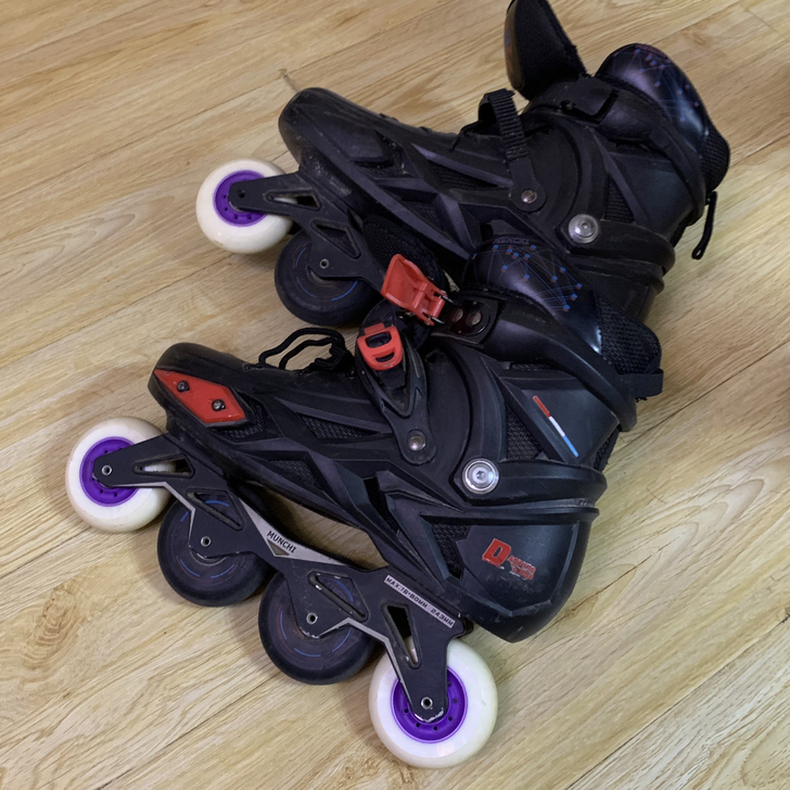 帮爸爸卖的 munchi溜冰鞋 42码 爸...