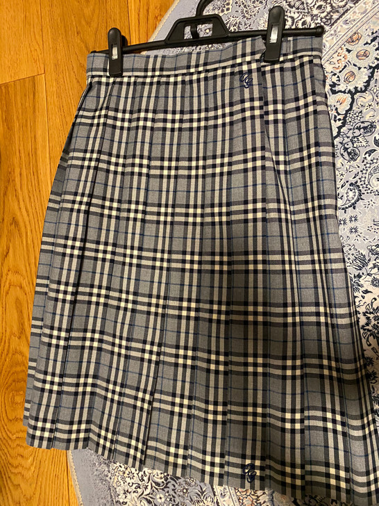 大阪学院冬裙双刺绣,腰围66左右,估计69...