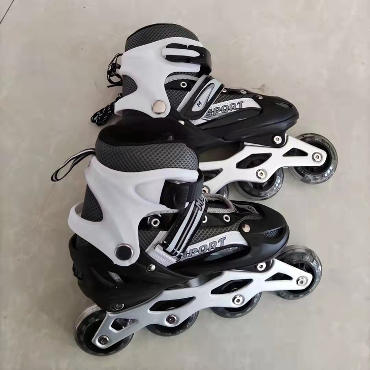全新 轮滑鞋转卖,因俱乐部关门