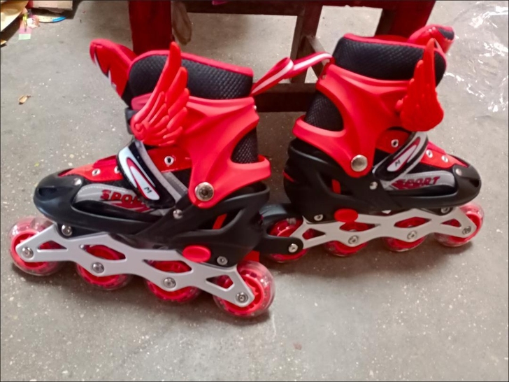 全新包邮，儿童溜冰鞋 全套装 小孩旱冰鞋 ...