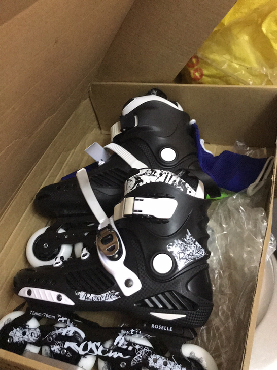 溜冰鞋儿童闪光轮滑鞋成人全套装男女初学者滑...