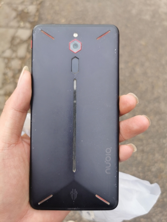 红魔1代，努比亚手机，开机屏好，功能正常使...