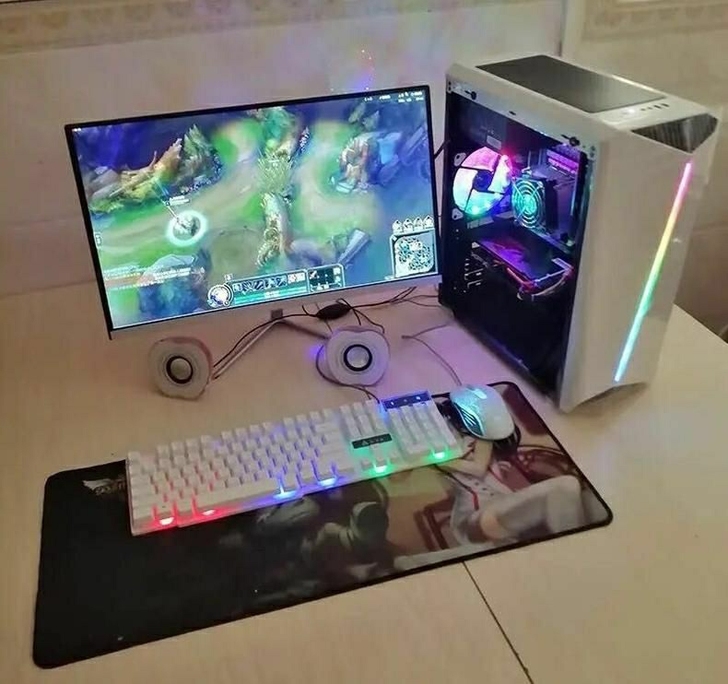 本人急转高配电脑。台式电脑主机，鲁大师跑分...