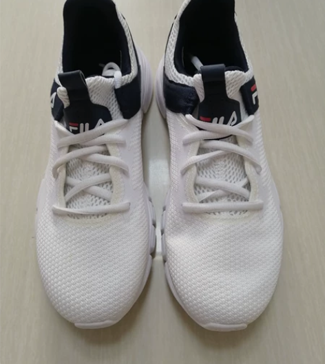 斐乐大童一脚蹬运动鞋春秋款，全新孤品特价处...