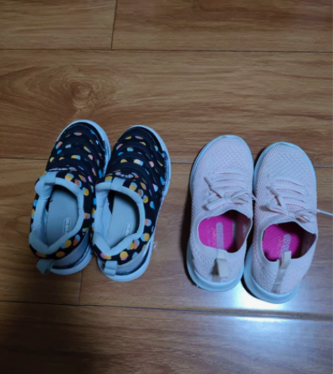 儿童鞋肉粉色的是斯凯齐品牌的＝双30码的 ...