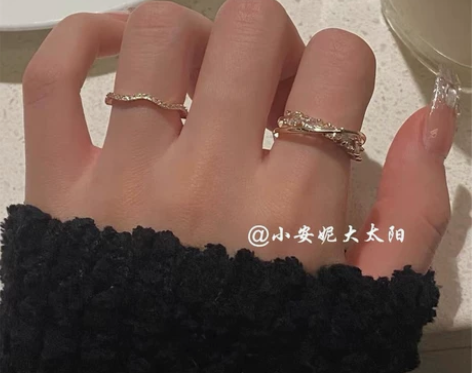 淘宝小安妮大太阳家的戒指 不小心多买了一套...
