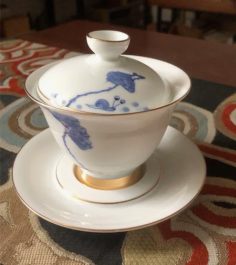 全新青花手绘盖碗，店里库存，只有一个，特价...