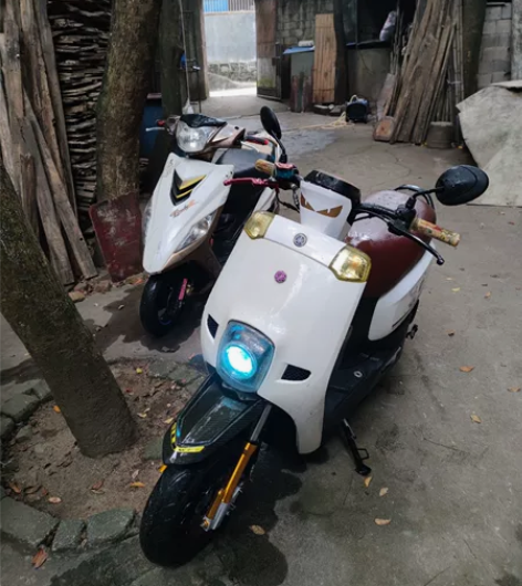 雅马哈酷骑改了2388 透镜大灯 法斯特减...