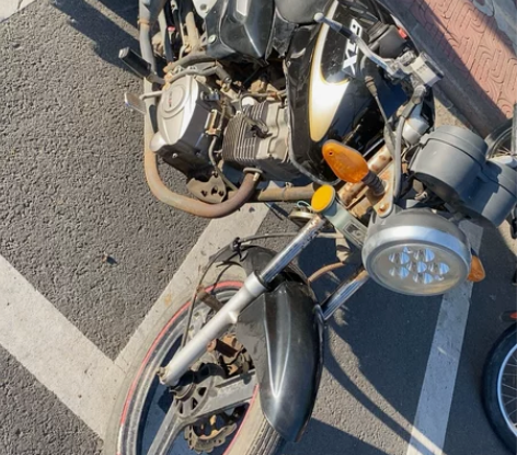 刚收到大力神150街跑摩托，没洗没刷声音斯...