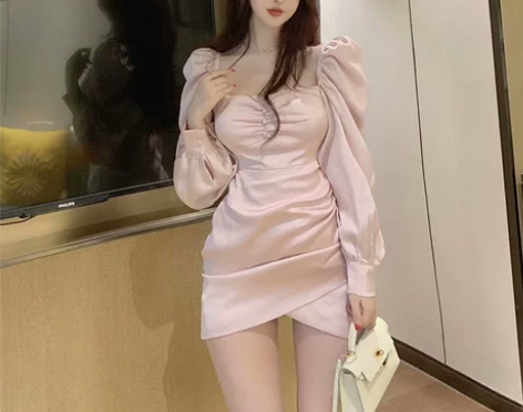 2019初秋新款名媛气质性感法式连衣裙女收...