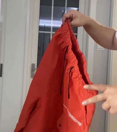 #潮男出街穿搭 只穿过两次的大码短裤 去年...