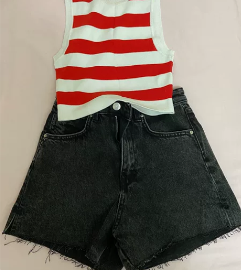 Zara牛仔短裤搭条纹短袖T，女孩10-1...