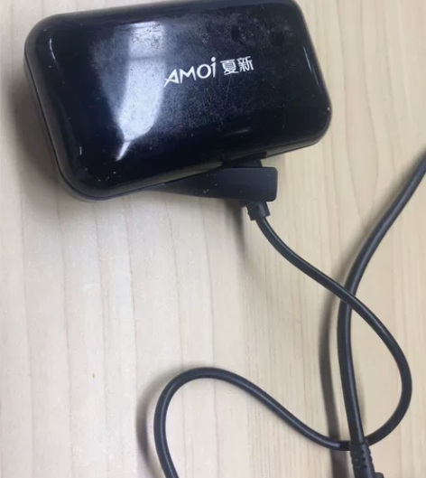 夏新耳机，用了三年，一个丢了，剩一只，还挺...