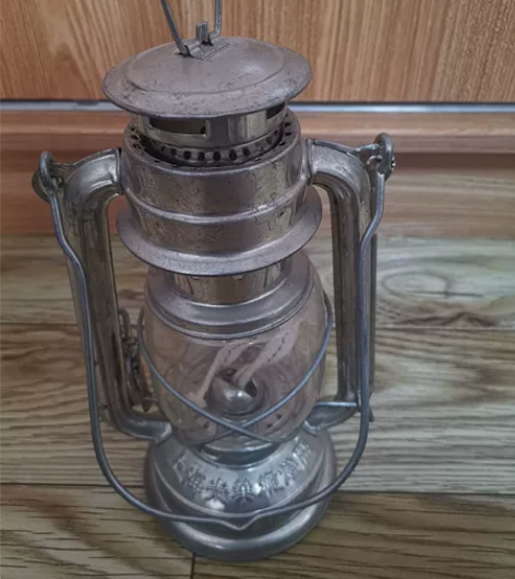 造型怀旧复古，材质皮实，既美观又有亮晶晶，...