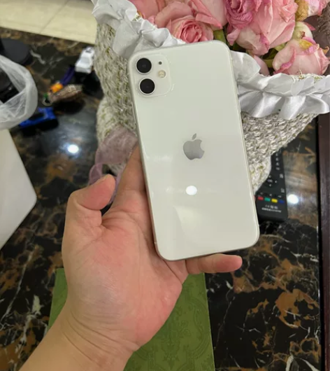 苹果11、64G.国行.我自己用的电话，一...