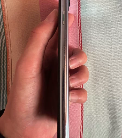 OPPO Reno4个人自用镜片有一点磨损...