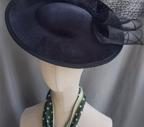 丝绒蝴蝶结晚会礼帽 感兴趣的话点“我想要”...