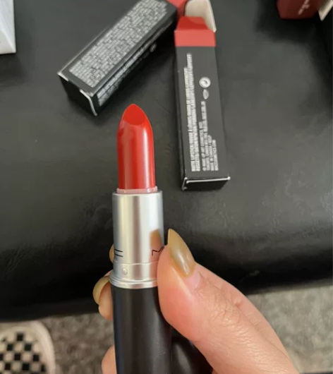 Mac口红602chili 临期 感兴趣的...