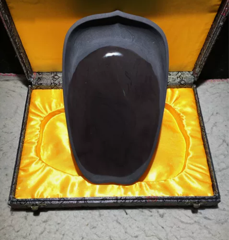 端砚坑仔 (旧坑仔)花瓣型雅砚 描述：纯手...